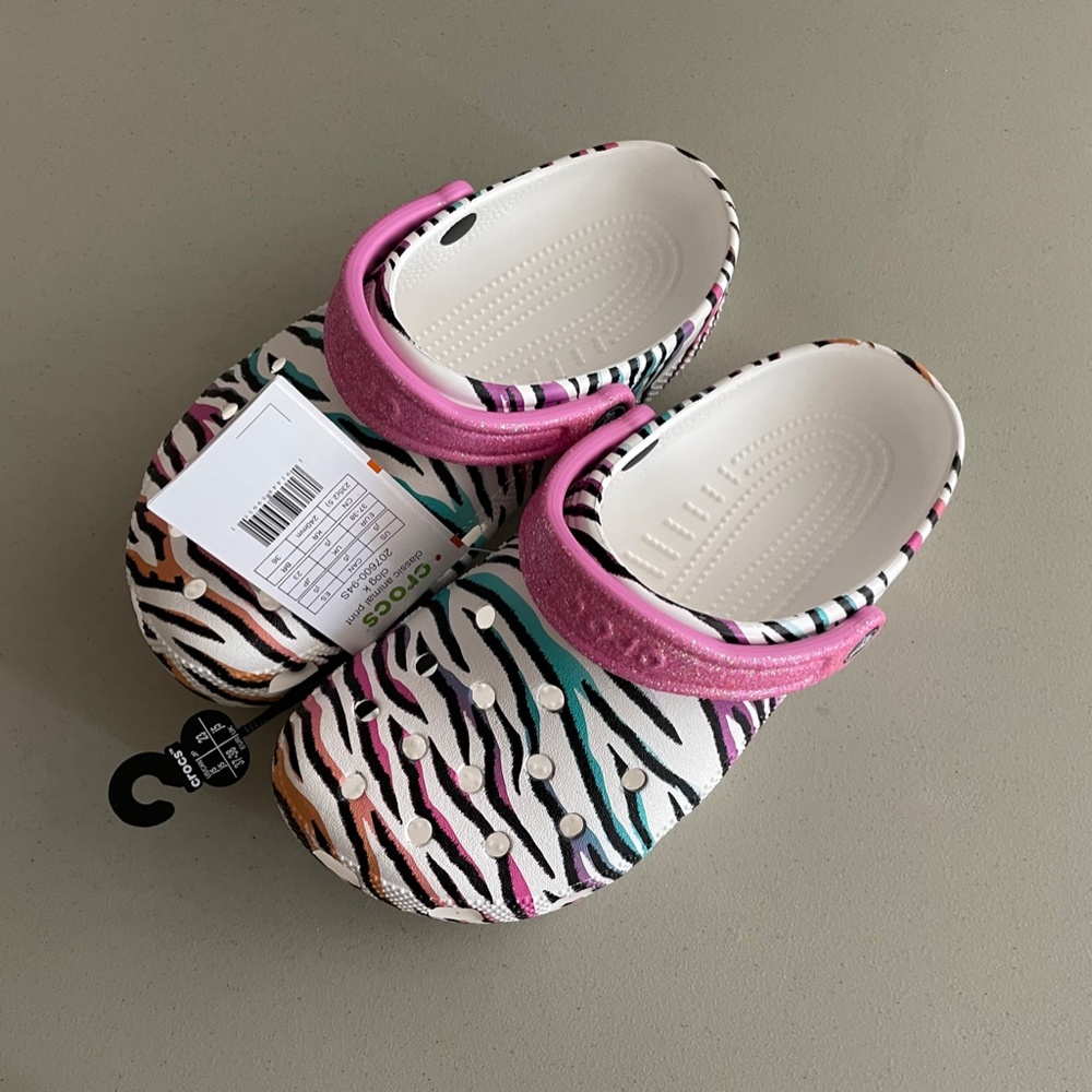 NWT CROCS Classic ANIMAL PRINT Clogs J5
